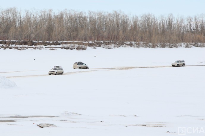 Перенесли срок повышения грузоподъемности на ледовой переправе Хатассы — Павловск