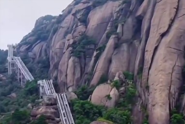 Подъемник появился на горе Линшань в Китае