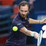 Медведев не реализовал матчболы и уступил Звереву в четвертьфинале Rolex Paris Masters