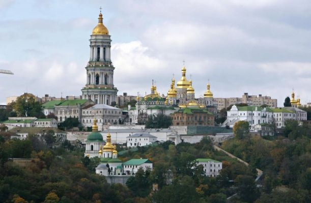 Зеленский уничтожает основу для примирения — депутат о вывозе мощей из Лавры