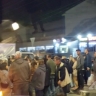 Десятки людей собрались у места ДТП с участием грузовика и мотоцикла в Южно-Сахалинске
