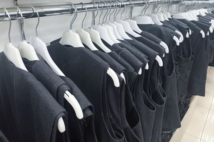 Многодетные петербуржцы смогут получить компенсацию за покупку школьной формы