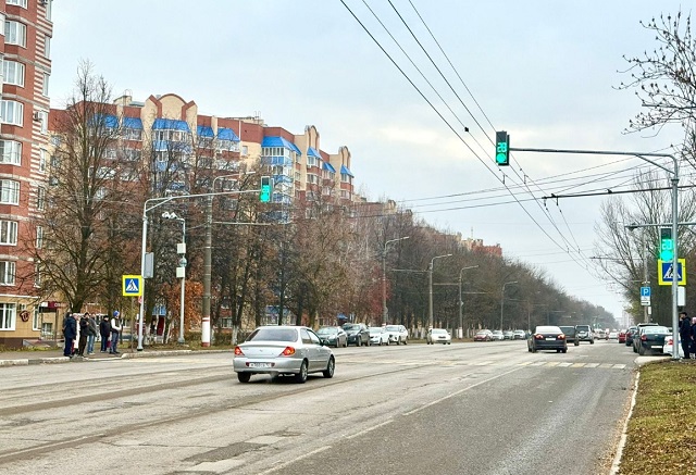 В Саранске установили новый светофор рядом с 4-й горбольницей В Саранске установили новый светофор рядом с 4-й горбольницей
