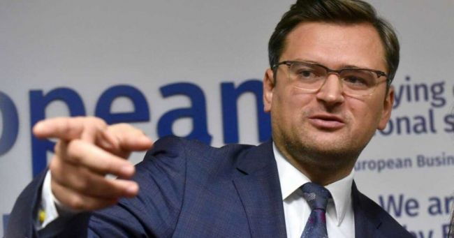 Бывшего главу МИД Украины Кулебу с пьяненькой женой застукали на концерте Бывшего главу МИД Украины Кулебу с пьяненькой женой застукали на концерте