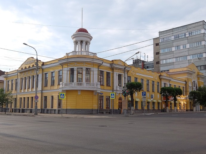 В Красноярске отреставрируют объект культурного наследия Дом офицеров В Красноярске отреставрируют объект культурного наследия Дом офицеров