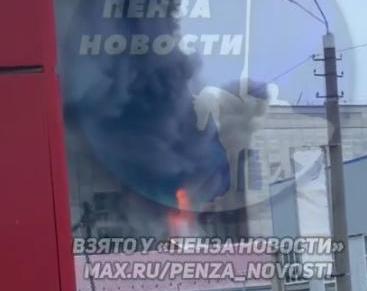 Крупный пожар на хлебокомбинате в Пензенской области: сгорело две тонны семечек Крупный пожар на хлебокомбинате в Пензенской области: сгорело две тонны семечек