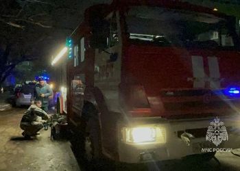 В Благовещенске жильцы пятиэтажки эвакуировались из-за пожара