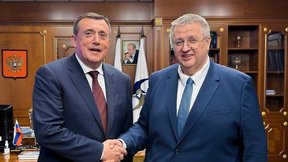 Алексей Оверчук провёл встречу с губернатором Сахалинской области Валерием Лимаренко