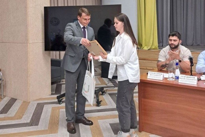 Тосненским детям вручили призы за отличное знание ПДД Тосненским детям вручили призы за отличное знание ПДД