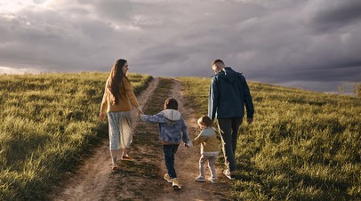 Депутат: в ноябре семьи с детьми получат пособия раньше из-за праздничных дней