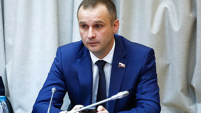 Сергей Леонов: часть доходов от пошлины за выдачу лицензии на оборот табачной продукции должна пойти на профилактические мероприятия Сергей Леонов: часть доходов от пошлины за выдачу лицензии на оборот табачной продукции должна пойти на профилактические мероприятия