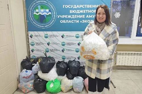 Амурчане собрали больше тонны пластиковых крышек в рамках экоакции