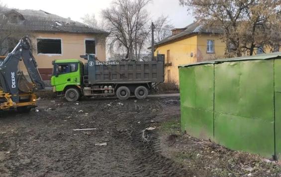 В Курске навели порядок на контейнерной площадке на улице Обоянской В Курске навели порядок на контейнерной площадке на улице Обоянской