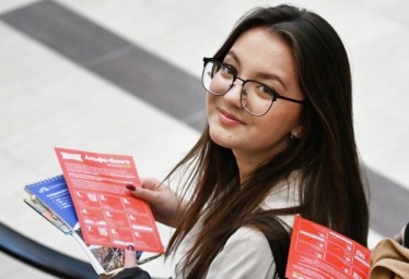 Исследование: весной работодатели на треть чаще предлагали подработки студентам