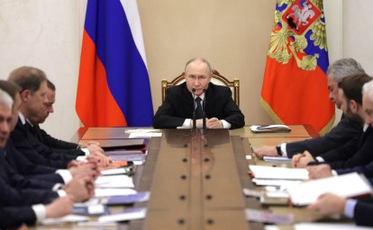 Президент потребовал активнее поставлять в войска современную связь, ИИ, дроны и средства РЭБ
