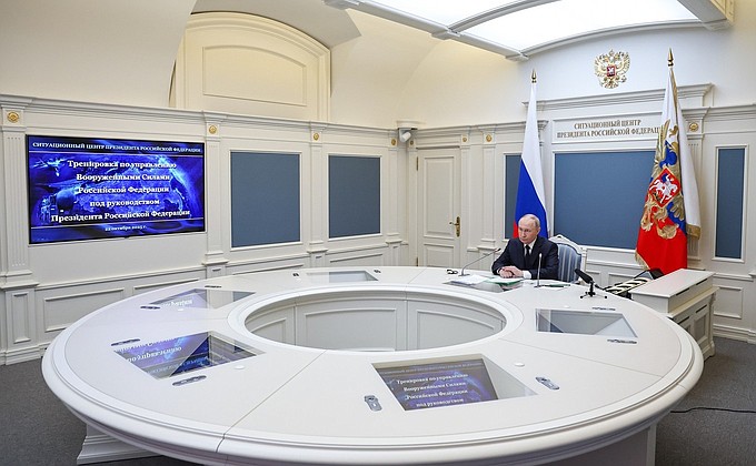 Верховный Главнокомандующий провёл тренировку стратегических ядерных сил