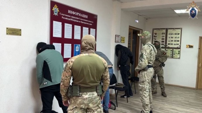 Выбивали деньги угрозами: в Приморье задержаны еще пятеро участников ОПГ вымогателей