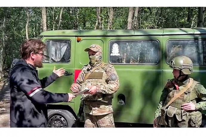Орловщина передала бойцам на Харьковском направлении УАЗ