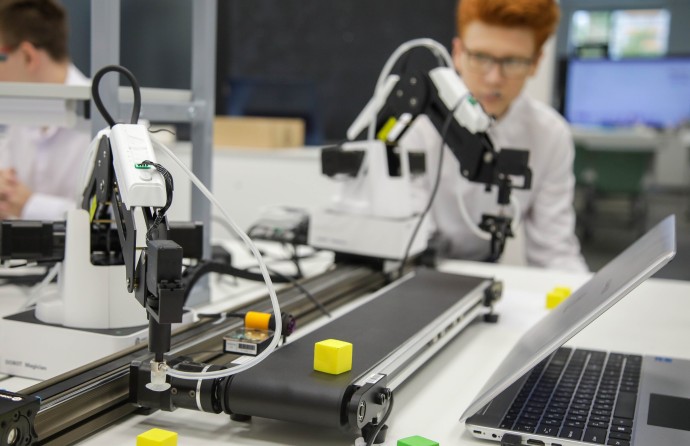 Сельскому хозяйству требуются инженеры-робототехники и агрокибернетики