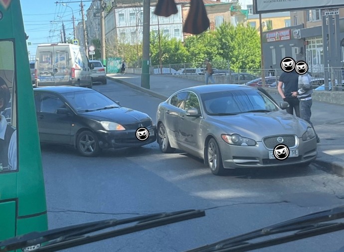 В Пензе из-за ДТП парализовало улицу Калинина