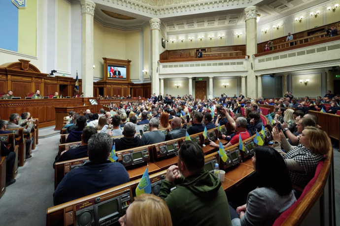 В Раде призвали жителей Украины готовиться к «тяжелым» компромиссам с Россией