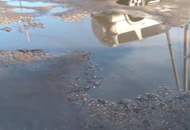 Жители города в Бурятии страдают от разбитых дорог Жители города в Бурятии страдают от разбитых дорог