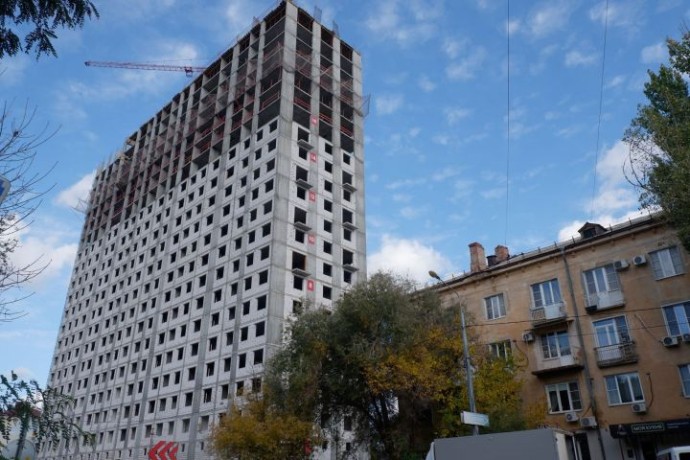 Что происходит с продажами квартир в новостройках и ценами на вторичном рынке в Астрахани