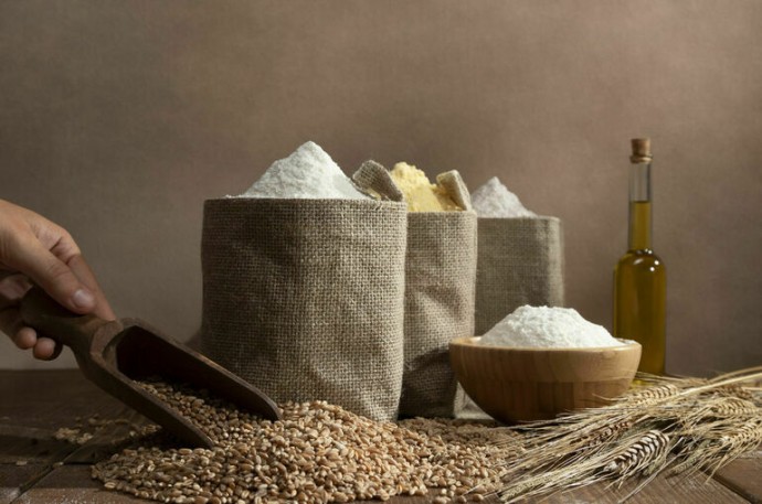 С прилавков уберут нелегальные мед, муку и крупу