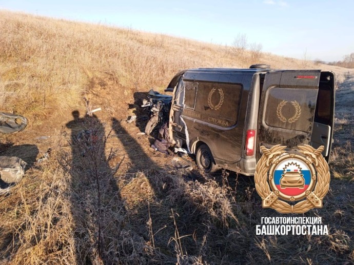 В Башкирии легковушка выскочила на встречку и спровоцировала смертельное ДТП
