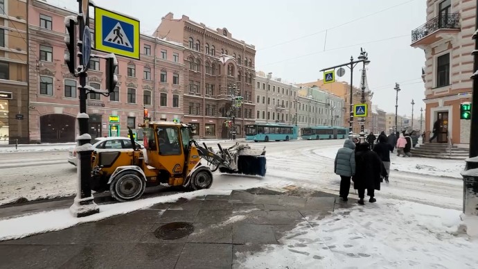 7 января выпадет до 12 см снега: на улицах Петербурга задействовано более 940 единиц техники 7 января выпадет до 12 см снега: на улицах Петербурга задействовано более 940 единиц техники