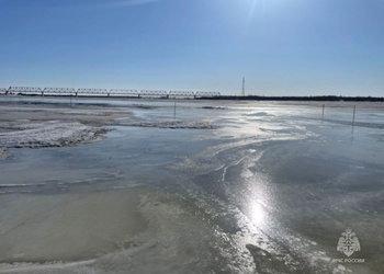 В Приамурье закрыли ледовую переправу на Зее