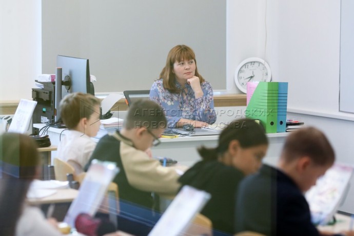 Спрос на подарки ко Дню учителя вырос в Москве в несколько раз за две недели