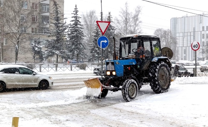 В Новгородской области пройдёт горячая линия по вопросам содержания дорог