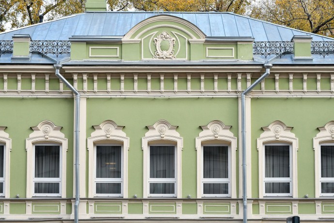 Фасады городской усадьбы Баевых на проспекте Мира отреставрировали Фасады городской усадьбы Баевых на проспекте Мира отреставрировали