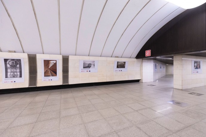От первых поездов до визитов королевских особ: в метро открылась новая фотовыставка