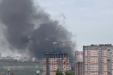 В Ростове полыхает крупный пожар на Штахановского