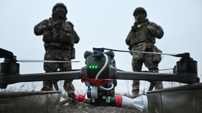 Расчеты FPV-дронов "Запада" в зоне СВО уничтожили технику и боевиков ВСУ