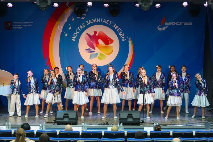 Участниками фестиваля «Мосгаз зажигает звезды» стали более 2,4 тысячи юных художников и вокалистов