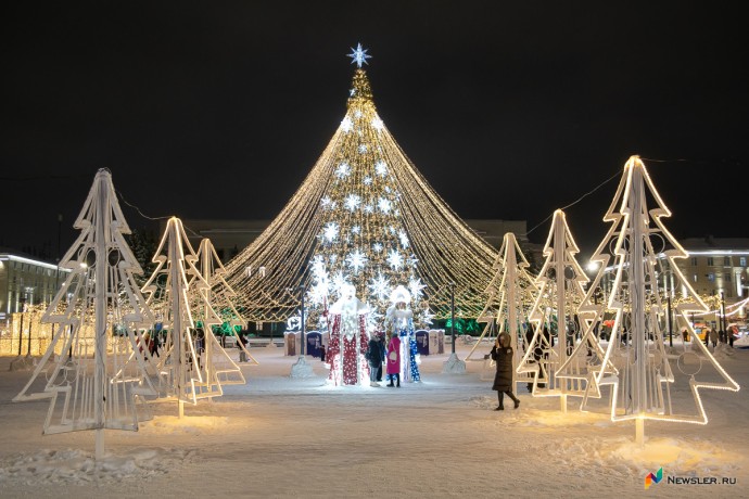 На следующей неделе в Кирове начнут украшать улицы к Новому году На следующей неделе в Кирове начнут украшать улицы к Новому году