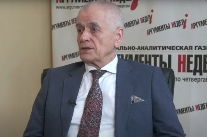 Академик Онищенко советует встретить Новый год дома, выспаться и выйти на работу 2 января