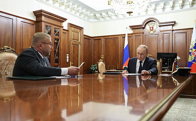 Встреча с руководителем Федеральной таможенной службы Валерием Пикалёвым Встреча с руководителем Федеральной таможенной службы Валерием Пикалёвым