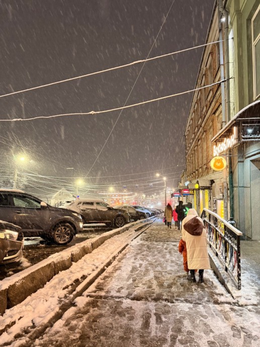 Кировчане жалуются на слякоть в центре города Кировчане жалуются на слякоть в центре города