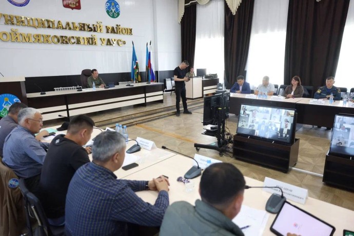 Глава Якутии провёл совещание по ликвидации последствий паводка в Оймяконском и Абыйском районах