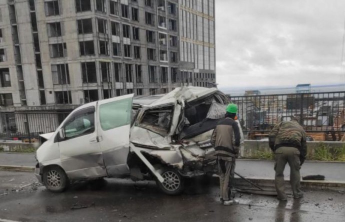 «‎Паровозик из машин». Во Владивостоке массовое ДТП привело к образованию пробки‎‎