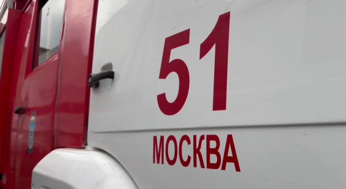 Из пожара в жилом доме в Москве огнеборцы спасли 14 человек