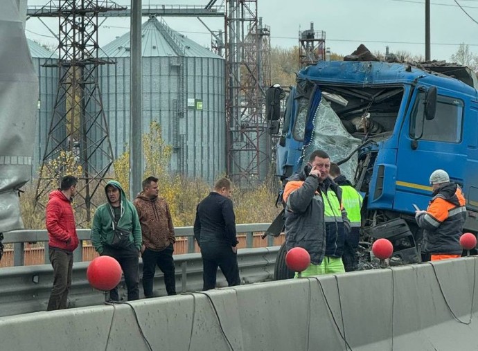 На трассе М5 в Пензе случилось страшное ДТП, движение осложнено