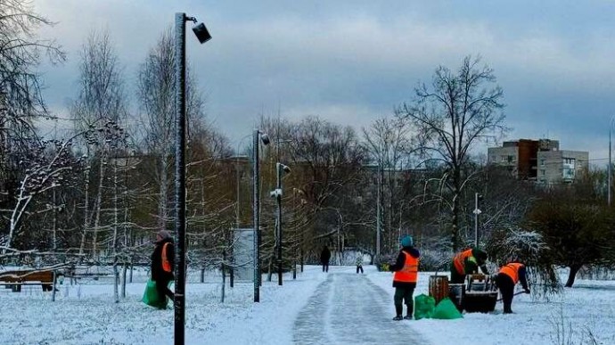 В Колпинском районе проверили качество уборки снега