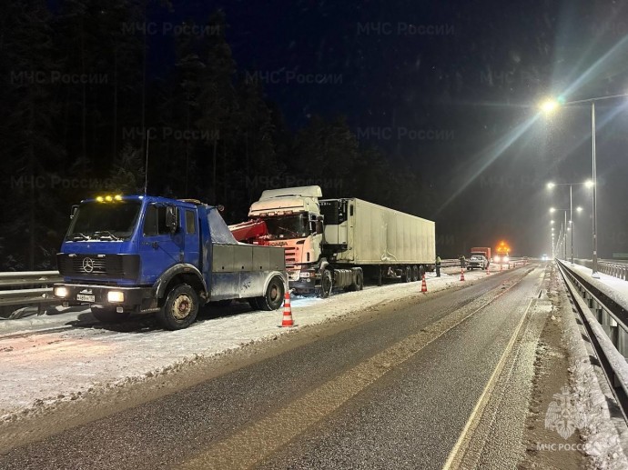 Из-за ДТП в Новгородском районе частично перекрыто движение по М-11