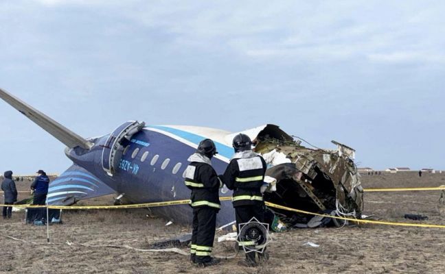 Обнародована полная расшифровка переговоров экипажа рухнувшего самолёта AZAL