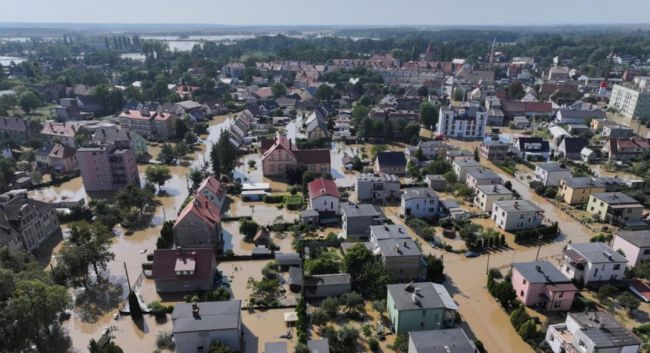 Мародёрство и чиновничий бардак в дни потопа в Польше отнесли к «русской пропаганде»